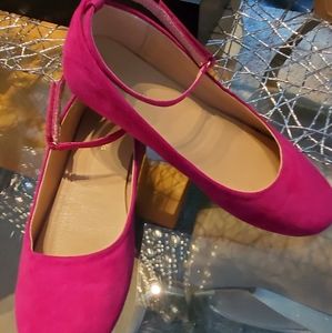 American Eagle Magenta Flats